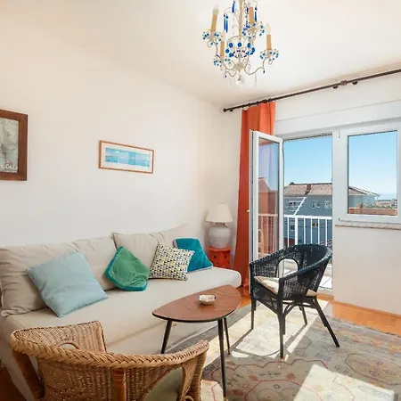 Fabula - W Balcony 4 Min Walk To Apartment