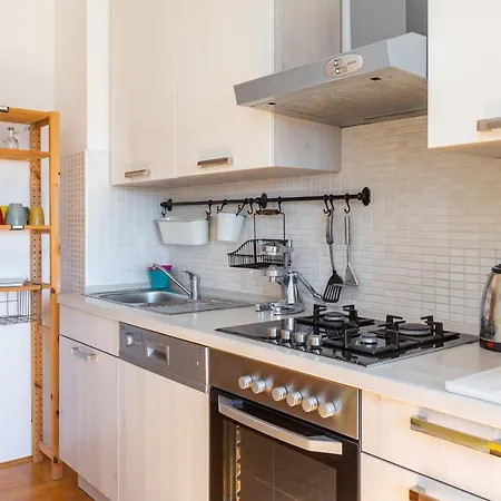 Fabula - W Balcony 4 Min Walk To Apartment *