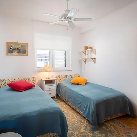 Fabula - W Balcony 4 Min Walk To Apartment