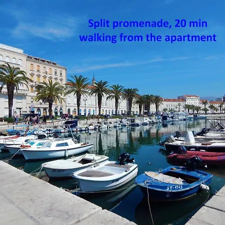 Fabula - W Balcony 4 Min Walk To Apartment